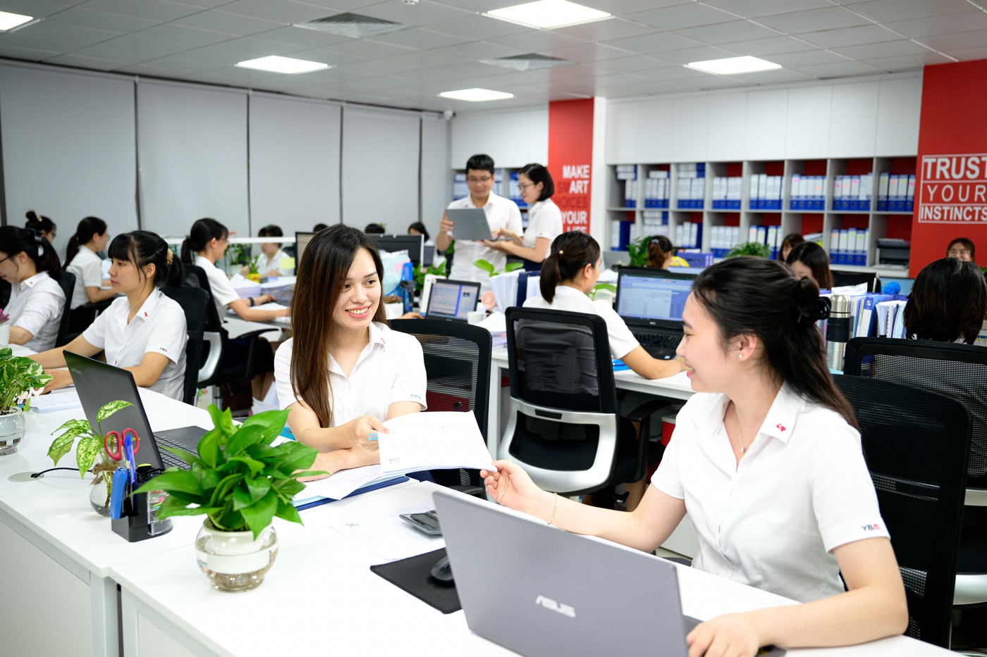 Ứng xử với đồng nghiệp